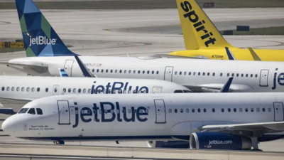 Carl Icahn buys a huge stake in JetBlue at bargain prices