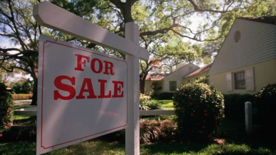 Should you sell your home now or wait for the Realtor settlement this summer?